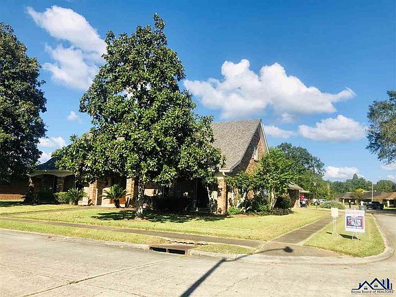 2nd image of 213 Midland Dr