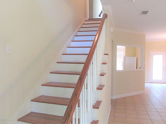 2nd image of 102 Pecan Dr