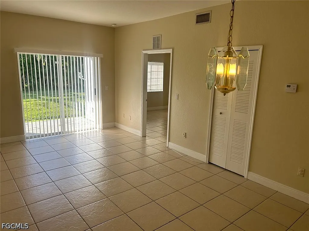 Building Photo - 1910 Santa Barbara Blvd #2