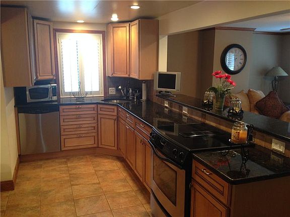 4th image of 85 Golden Hill Ave