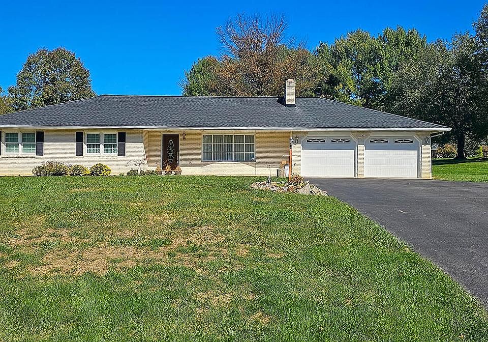 1st image of 21912 Martin Cir