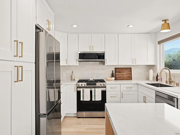 4th image of 9081 Inverness Rd