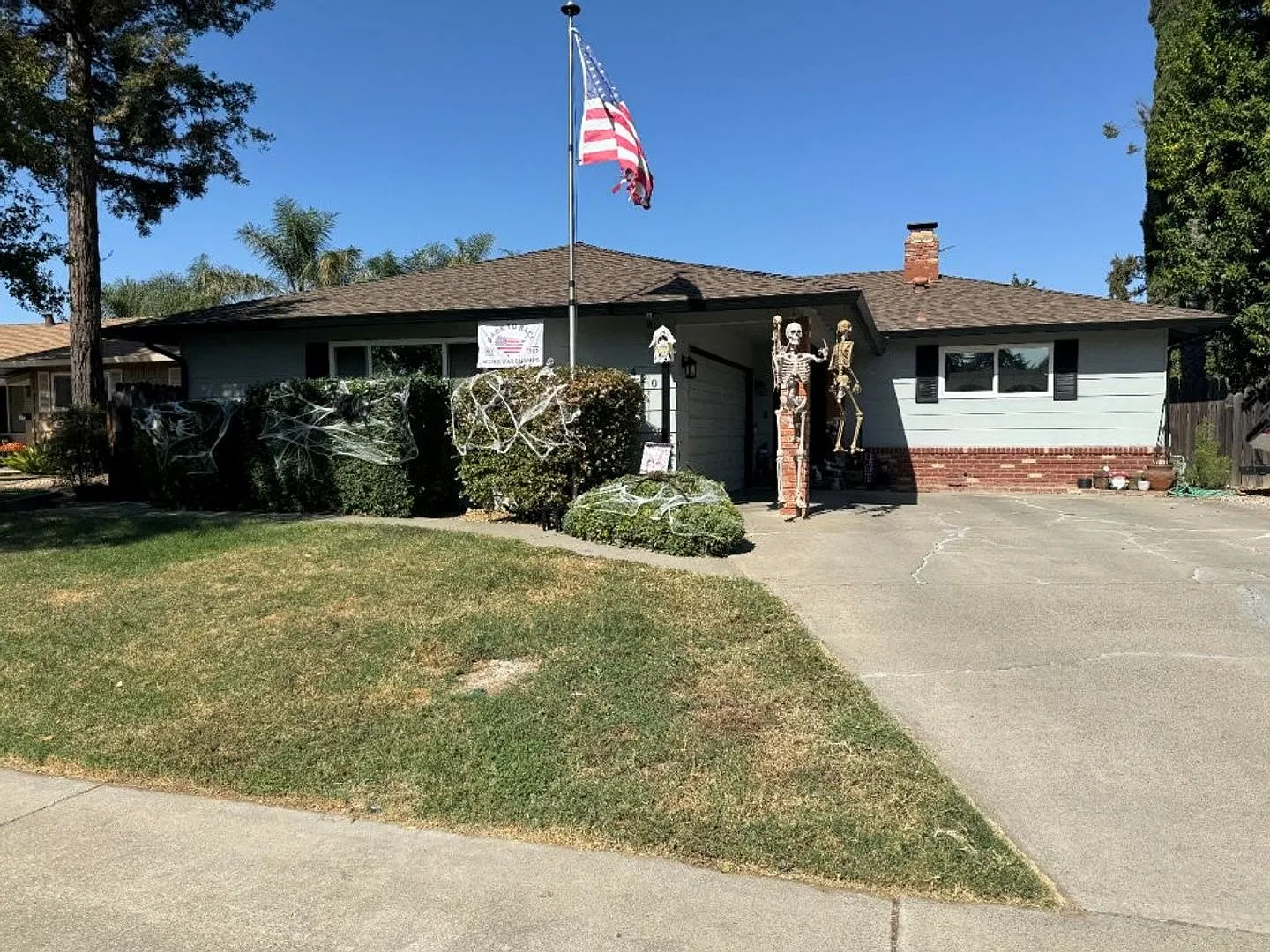 Spacious & Updated Home in a Desirable Woodland Location! — Photo 1