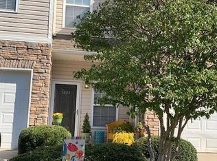 3823 Wayfarer Dr, Greensboro, NC 27410