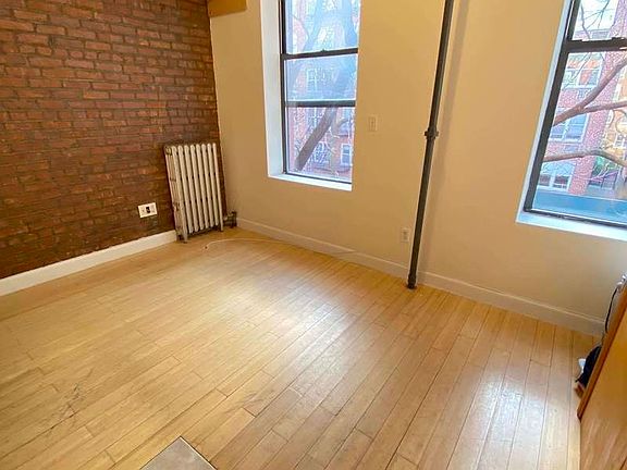 3rd image of 323 W 30th St APT 3F