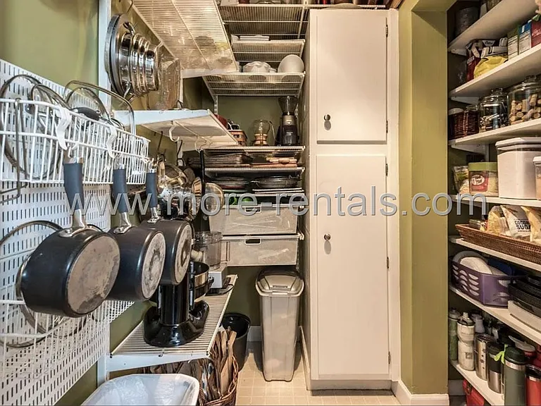 2481 Powell Ave — Photo 7