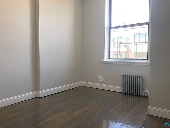 4th image of 221 Pulaski St APT 4L