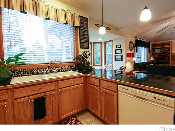 4th image of 11003 Creviston Dr NW