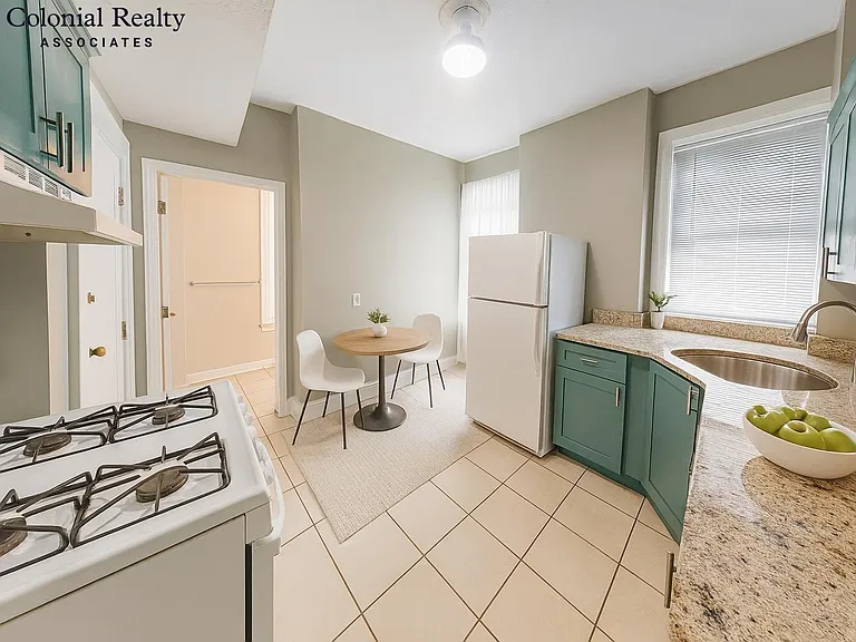 17 Highgate St #11 — Photo 8