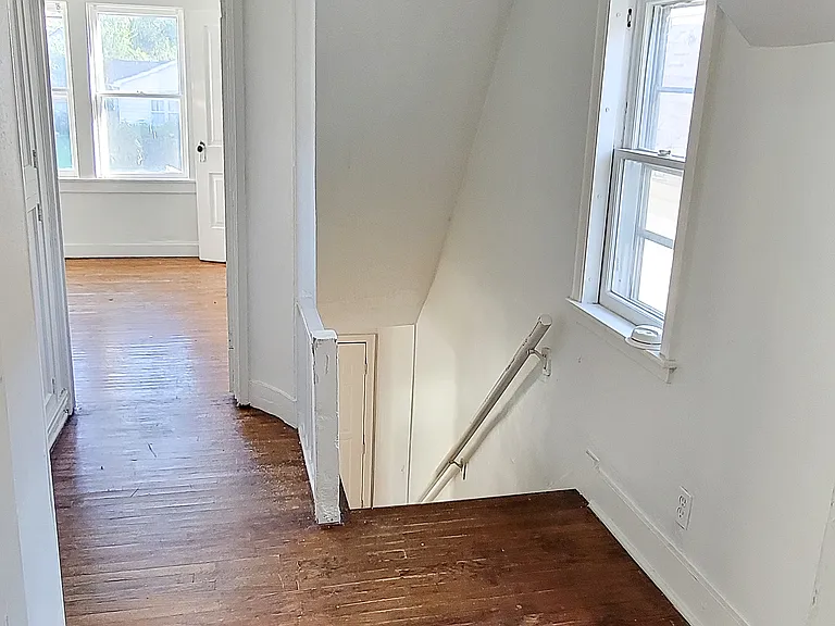 542 7th Ave S — Photo 28