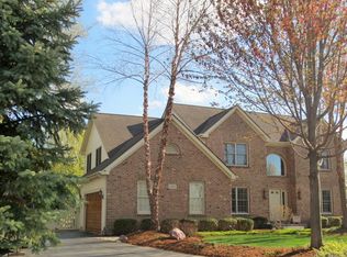 1191 Williamsburg Ln, Crystal Lake, IL 60014