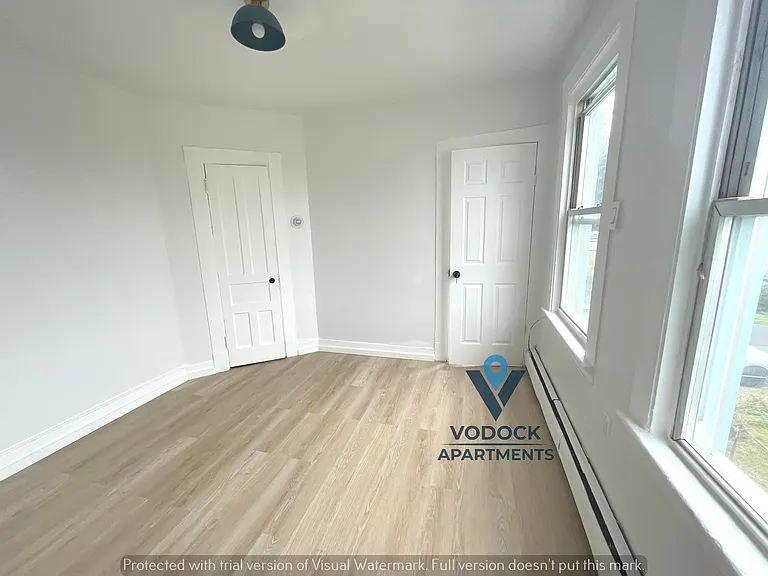 14 Crown St #2E — Photo 6