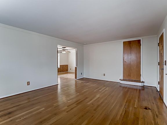 4th image of 3109 Hanna Ave