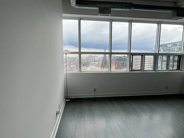 700 King St W #LPH04 — Photo 3