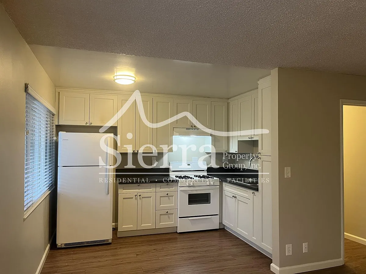 Building Photo - 3711 San Remo Dr