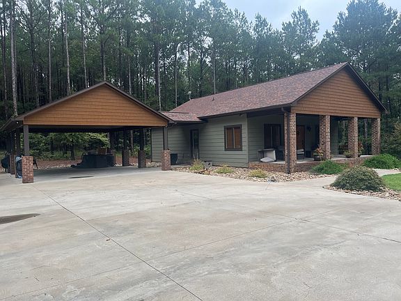 3rd image of 219 Devon Rd