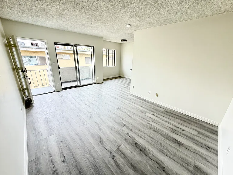 3820 Mentone Ave #7 — Photo 9