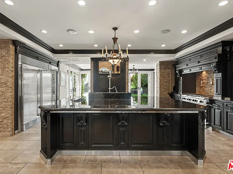 12608 Promontory Rd — Photo 13