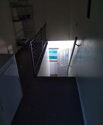 2nd image of 9 1/4 Grant St