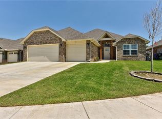 2725 Summit Crossing Pkwy, Norman, OK 73071