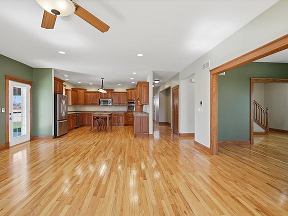 3rd image of 1813 Partridge Point