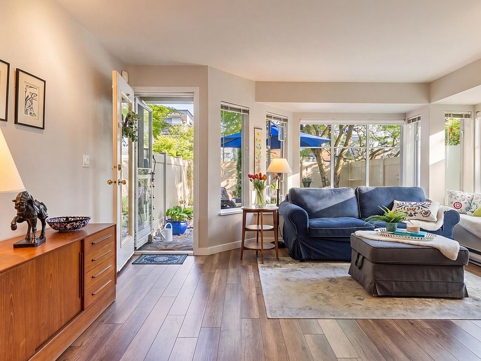 1st image of 131 W 20th St #101