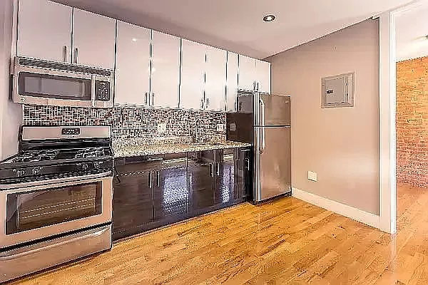 Rented by Executive Towers  | media 15