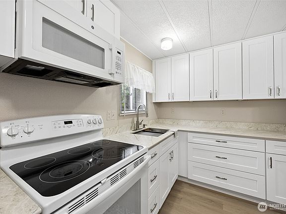 5th image of 11513 155th Avenue SE