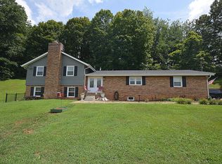 421 J A Hodge Rd, Piney Flats, TN 37686