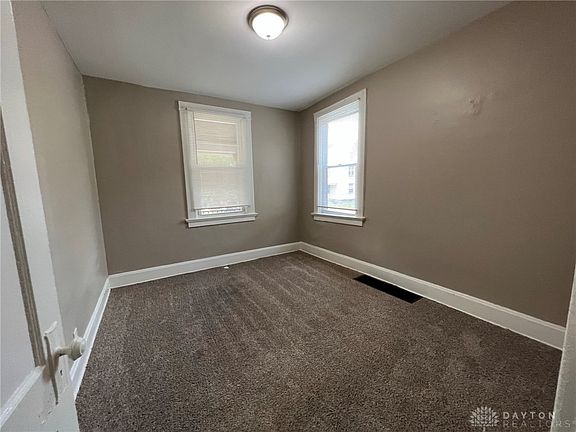 4th image of 1418 Manss Ave