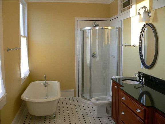 2nd image of 1838 Dublin St APT A