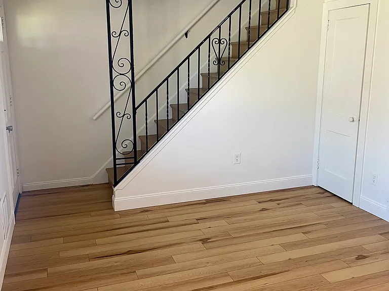 137 Orris St — Photo 5