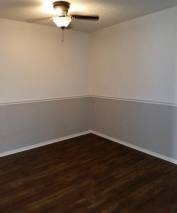 3rd image of 1305 N Greenwich Ave