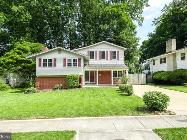 10111 Cavalry Dr, Fairfax, VA 22030