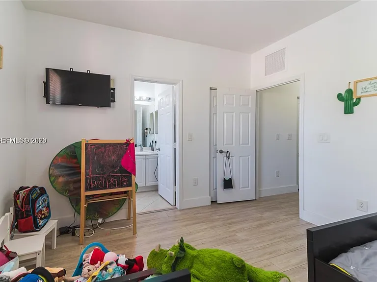 3065 SE 1st Dr #1 — Photo 27