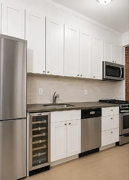 356 W 21st St #6 — Photo 11
