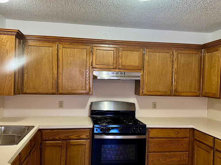 2421 Morning Glory Dr — Photo 4
