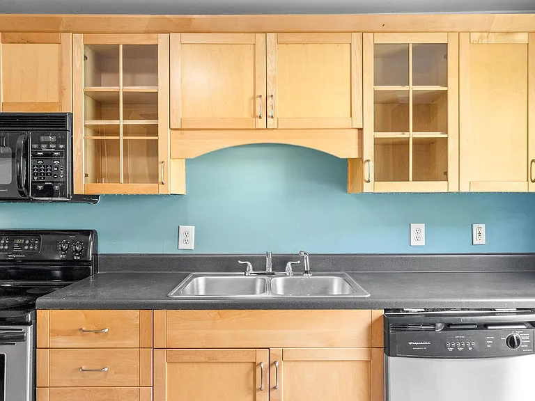 232 Georgia Ave — Photo 15
