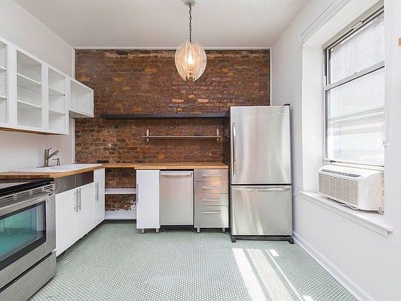 2nd image of 234 E 14th St APT 5D