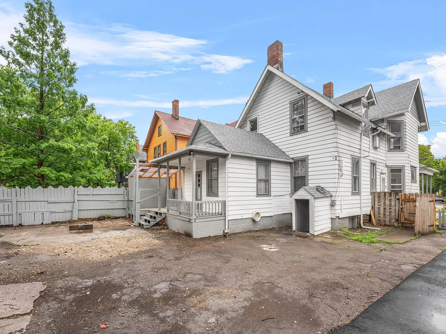 2 bed, $1,100 — Photo 3
