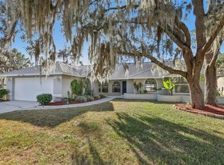 3225 Pine Club Dr, Plant City, FL 33566