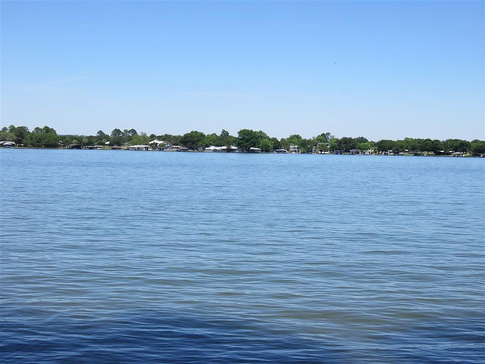 1st image of 417 W Lakeshore Dr