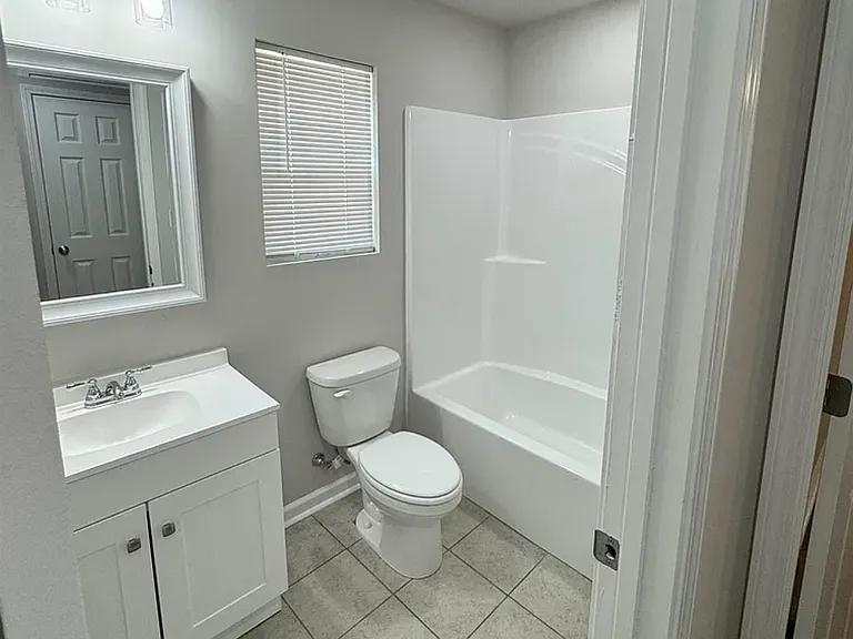 507 Young Ave #B — Photo 4