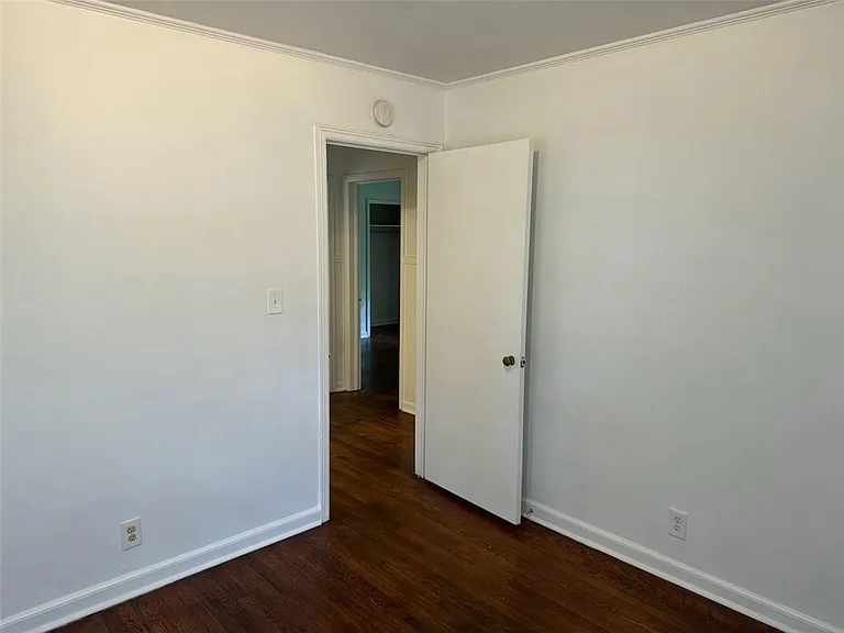 828 Catherine St — Photo 7