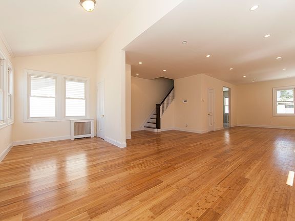 2nd image of 18918 Mangin Ave