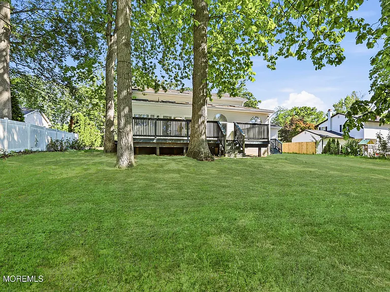 331 Gordons Corner Rd — Photo 42
