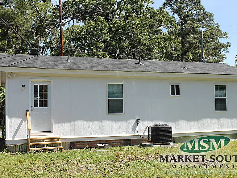 1407 Hendry Ave — Photo 11