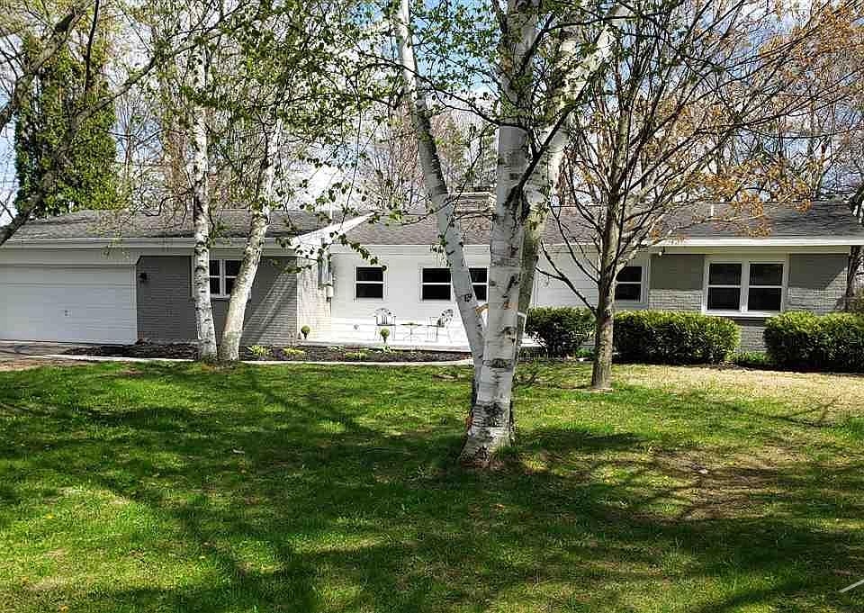 1st image of 555 E Gloucester Dr