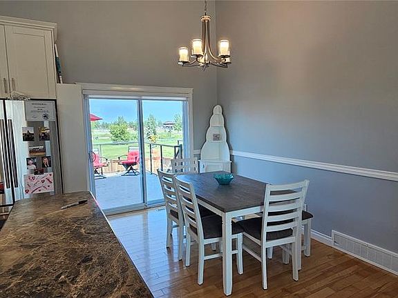 4th image of 128 Kinsmen CRESCENT