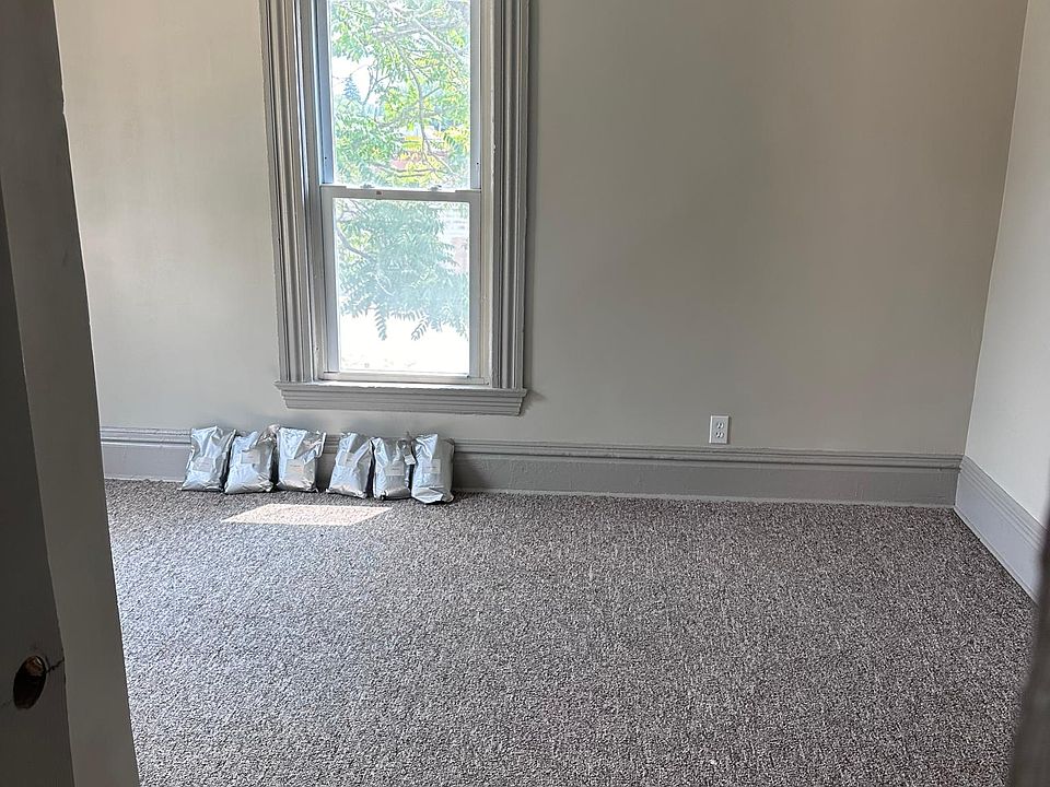 2nd image of 2842 Mahoning Ave #2